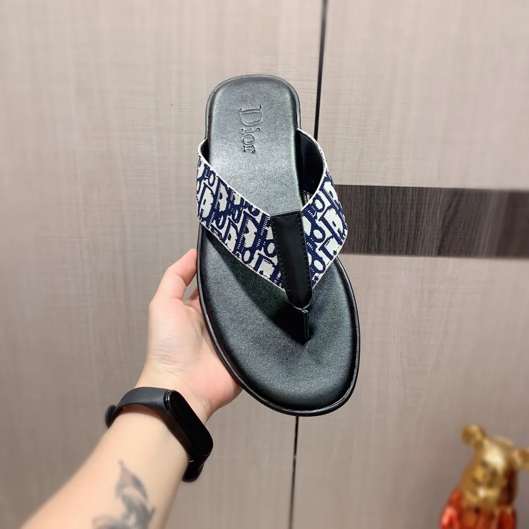 Slippers: New model factory price 220: 🎩🎩🔥🔥《Dior* 》【High·Version】Series of slippers, top purchasing agent🔍🔍Men's 2020 counters are on sale at the same time, imported from Italy, original selected cowhide, exquisite workmanship,), sole: (super comfortable) original factory special supply Original sole, ⚠️Exclusive double-layer movable molded sole, super comfortable⚠️, real shot 🎬The real thing is more beautiful🔍🔍original quality, you can go in and out of the counter at will, 266 positive code 38-44, long-term availability